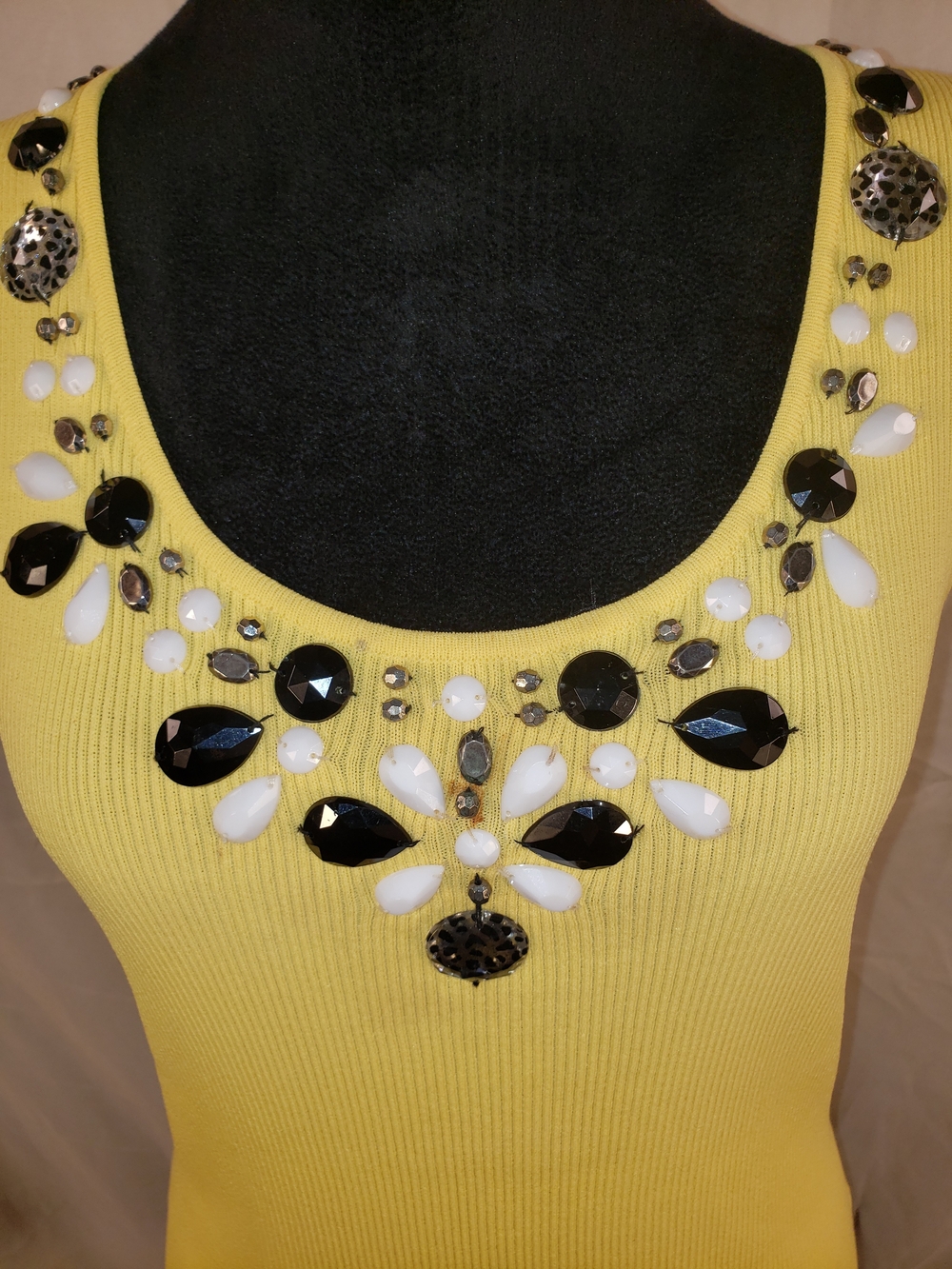 Ruby Rd. Yellow Embellished Ribbed Tank - M - Picture 3 of 6